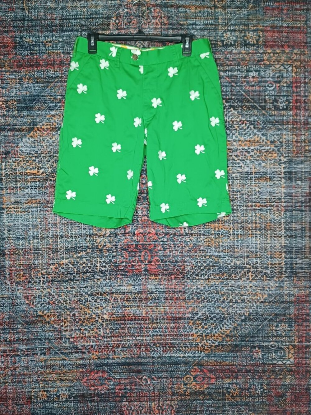 Loud Mouth mens green an white clover golf shorts 32